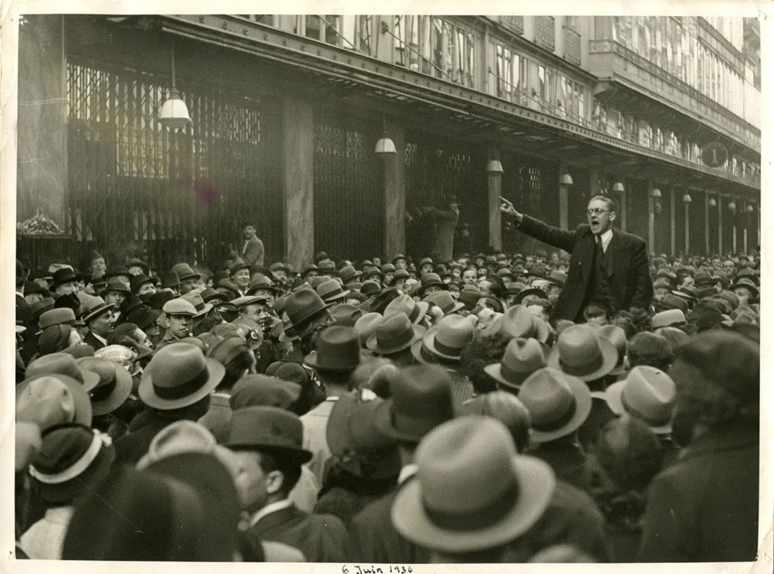 Prise de parole d’Albert Gazier, dirigeant socialiste le 6 juin 1936,  photographie anonyme, coll. OURS.
